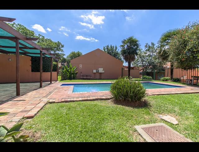 2 BEDROOM TOWNHOUSE FOR SALE IN ALAN MANOR